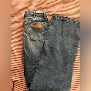 28x32 new boot cut jeans.